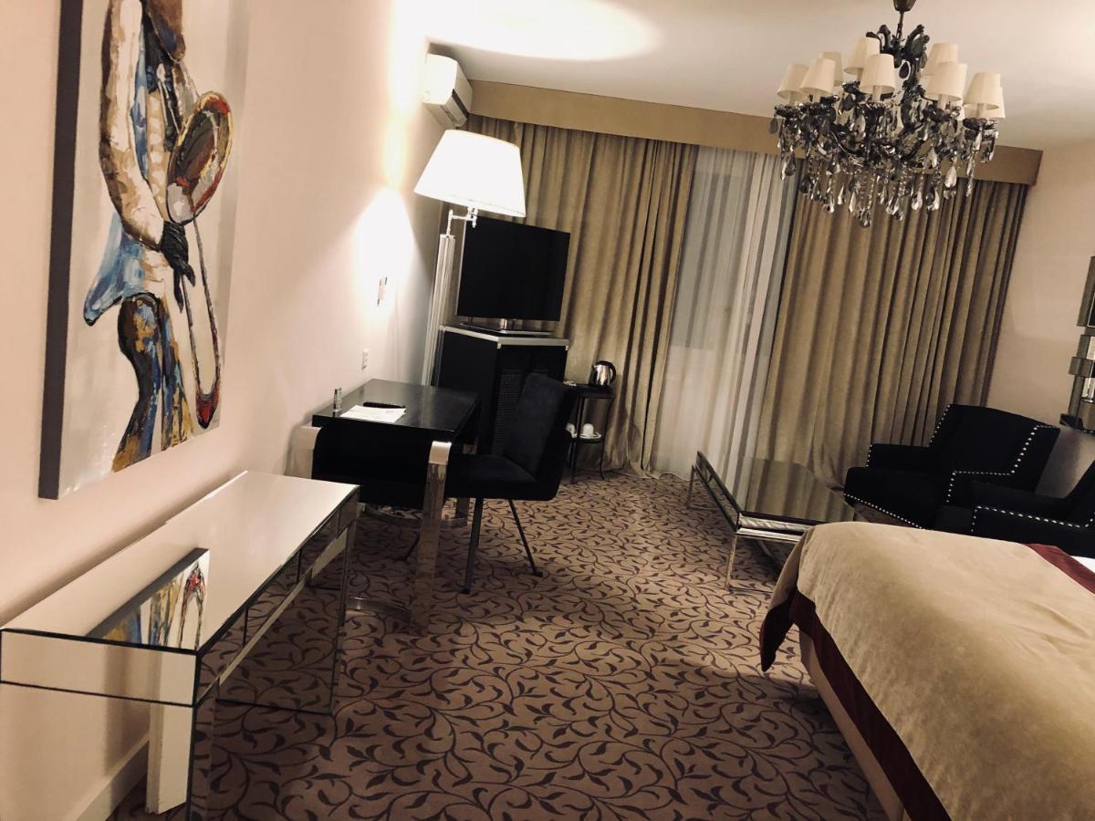 Hotel Adriatica Γενεύη Εξωτερικό φωτογραφία
