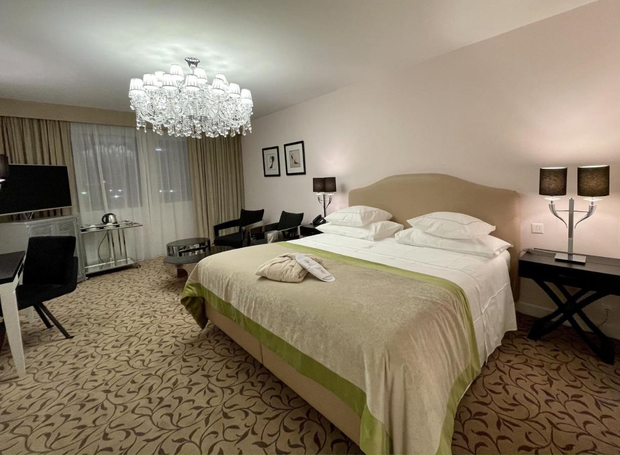 Hotel Adriatica Γενεύη Εξωτερικό φωτογραφία