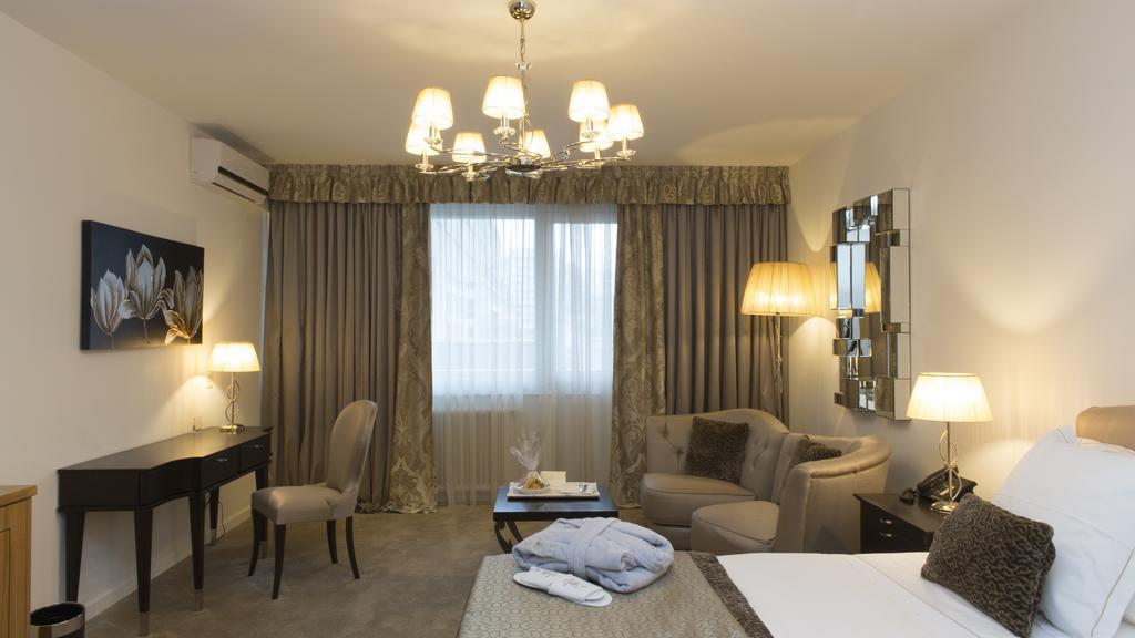 Hotel Adriatica Γενεύη Εξωτερικό φωτογραφία